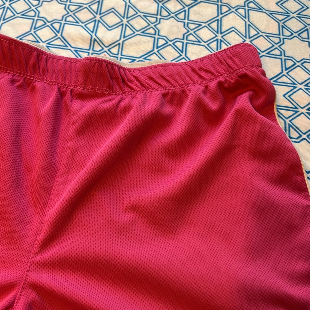 Girls Shorts. Puma. Pink. Size M - Picture 4 of 13